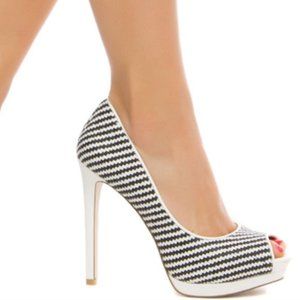 Purple/White striped pump,  7.5 'trella'